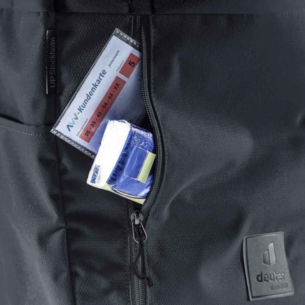 Deuter Up Stockholm ブラック/アイビーカーキ